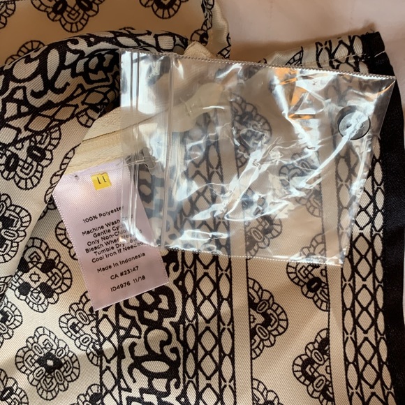 Talbots petite silky cream w black print/piping side zip tank top/camisole NWT - Picture 3 of 5